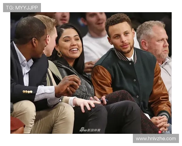 阿耶莎携大女儿观战库里赛场十七载坚守诠释家庭与篮球的荣耀
